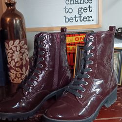 Woman's Size 8 Combat Style Boots