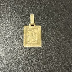 14K GOLD 585 E pendant! Good condition 1.12 grams 