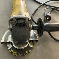 DEWALT 4.5-in 7-Amp Sliding Switch Angle grinder