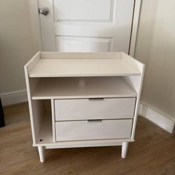 2 Nightstands