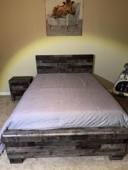 Queen Rustic Wood Bedroom Set – Bed, Mattress, Box Spring & Nightstand