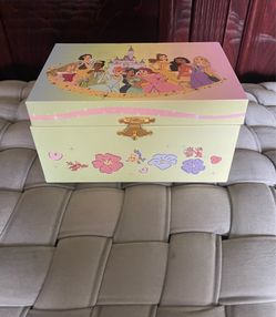 Disney Princess Forever Friends musical jewelry box