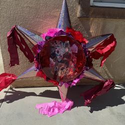 Willy Wonka 3D Star Pinata