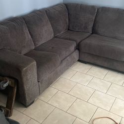 L Shape Couch with Left Side Chase