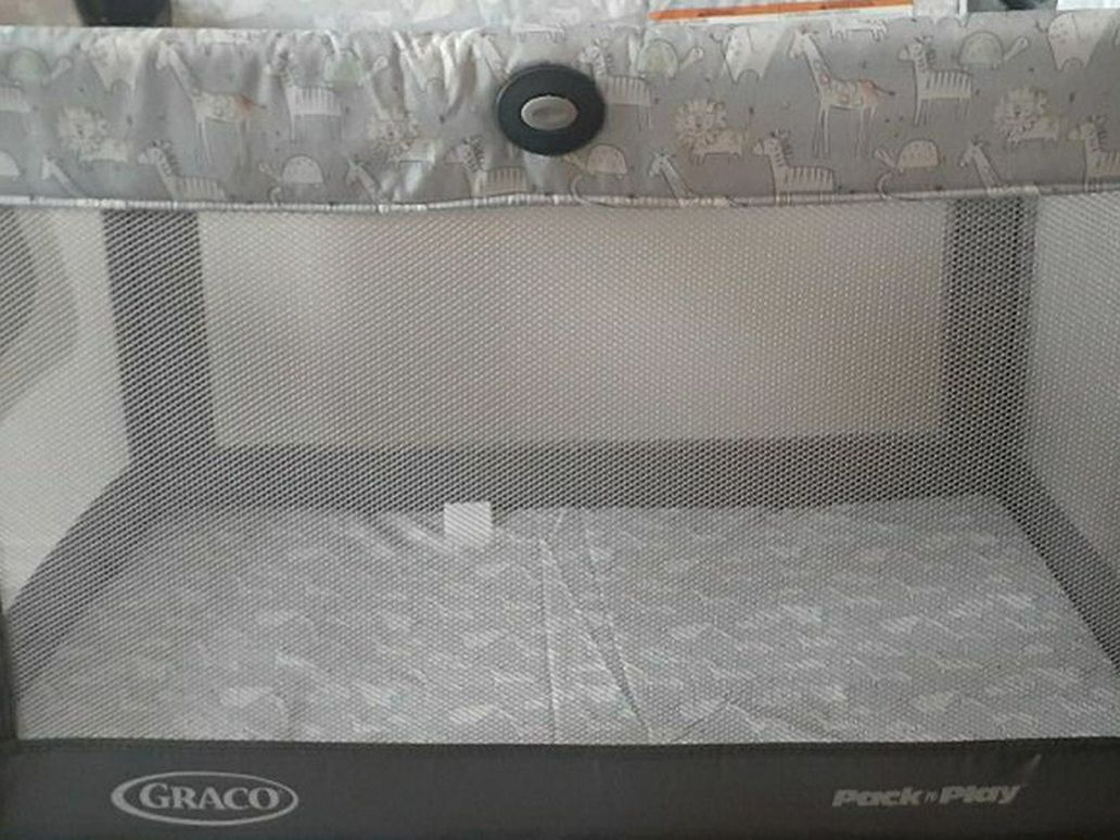 Graco Pack And Play (Playpin)