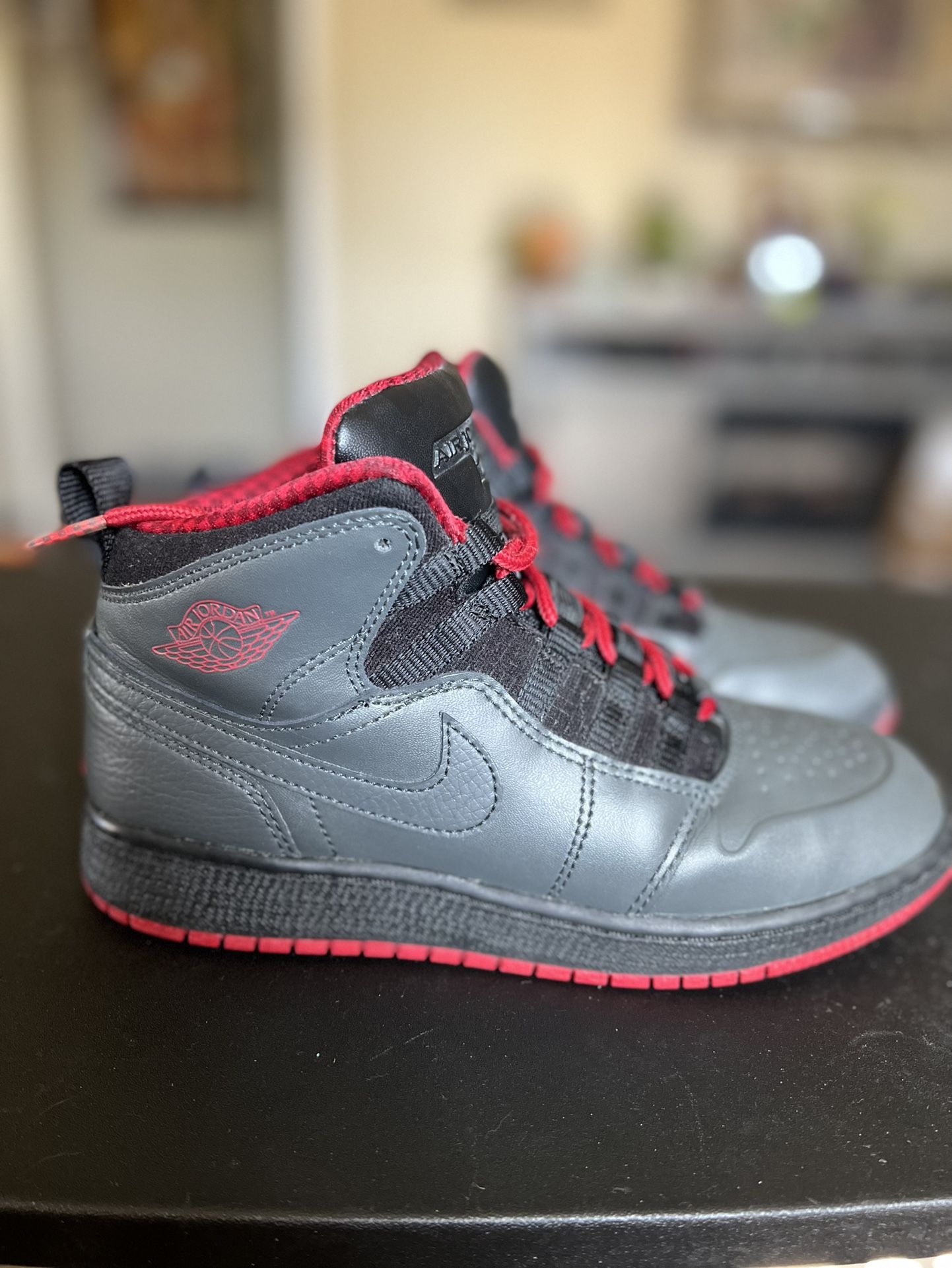 Jordan 1 Mid