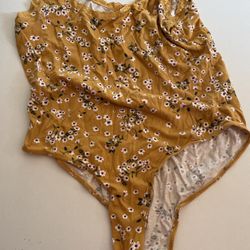 Large size bodysuit flower design lace round top