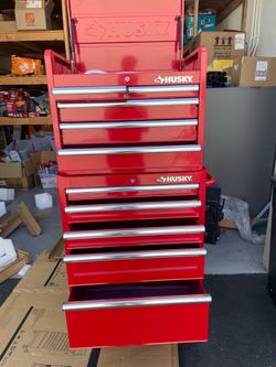 New Husky 27 in. W x 18 in. D Standard Duty Red Rolling Tool Chest Combo. SOLD AS IS