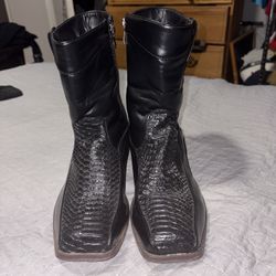 Men’s leather boots