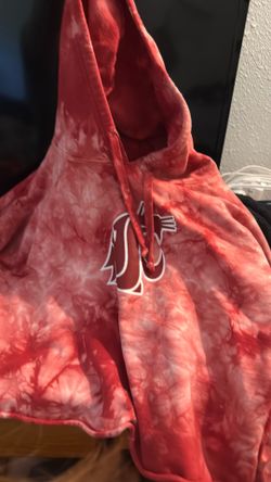 Cougar crop sweater size M
