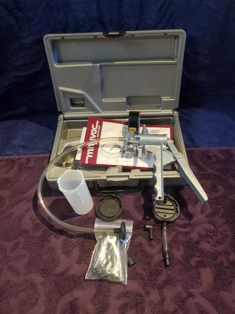Mityvac Vacuum Pump Brake Bleeder Tool Kit – Hand Pump, Vintage, Automotive, Works Great!Mityvac brake bleeder / vacuum pump (hand pump, tool, kit, or