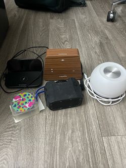 Electronics lot speakers alarm clocks light