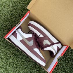 Womens Nike Court Vision