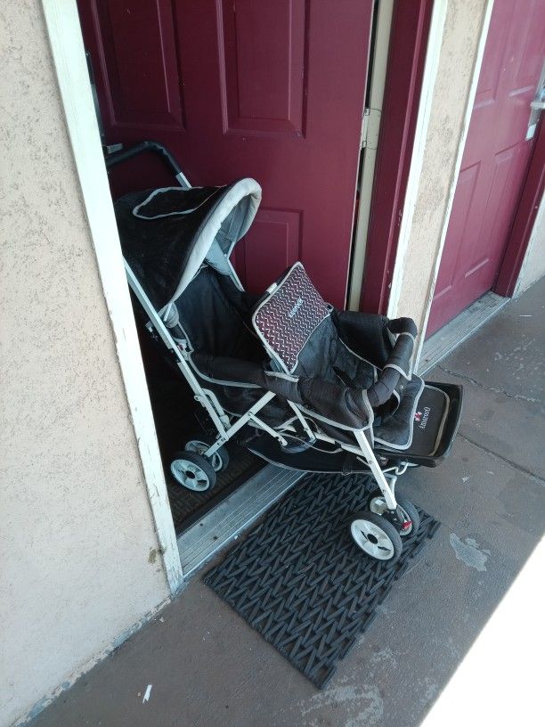 Armoroso Twin Stroller Only $120
