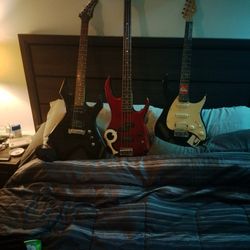 Two Guitars And One Base 500 for bass 750 78 Raptor And 350 for BC RICH Bronze Series 