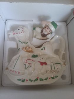 Lenox xmas elf tea kettle