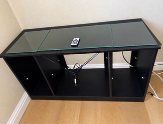 ENTERTAINMENT CENTER TV STAND
