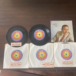 Tony Bennett Mini Album.  Five 7” Singles That Play At 33.  Small Hole. See Pictures. In Original Lp, There Are 12 Songs Total. See Comments Below. 