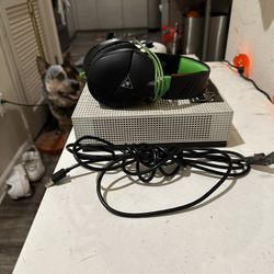 Xbox 1s With Turtle Beach Headphones 