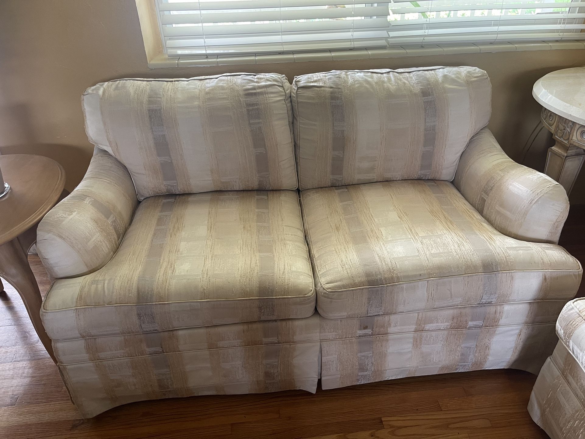 FREE Ethan Allen sofa bed couch/sleeper and Love Seat for Sale in Miami, FL OfferUp