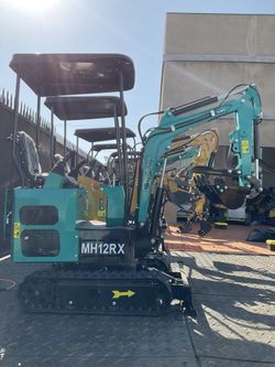 1 Ton Mini Excavator MH-12RX – 13.5HP, Pilot Controls, Aux Hydraulics – New (0 Hours)