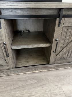 Entertainment center