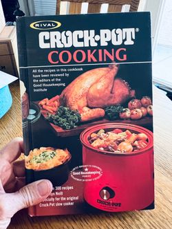 1975 Crock-Pot Cooking from Rival By Marilyn Neill (Hardcover )
