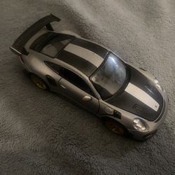 Authentic officially licensed 1:32 scale Porsche 911 GT2 ,