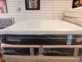 Tempur-Pedic LuxeBreeze PureCool Max Mattress,California king