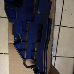 TRQ Bumper to Body Filler Panel Front Rigth Compatible with 2015-2020 Chevrolet Colorado