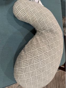Boppy Cuddle Pregnancy Pillow - Gray Basket Weave
