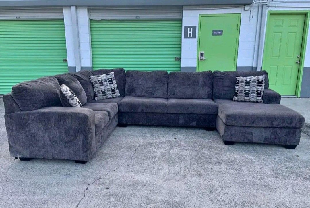 Sectional Sofa Living room couch