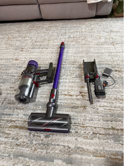 Vacuum cleaner Dyson V11 Animal