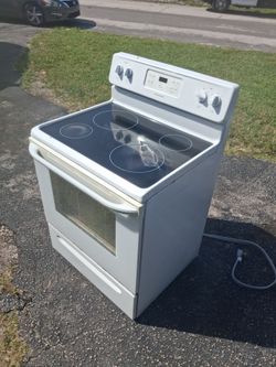 Frigidaire Stove FREE DELIVERY