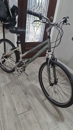 Women's Trek Mountain Bike 26"
