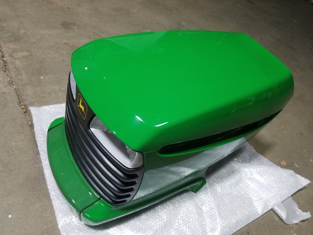 John Deere Hood LT133 To Lt190