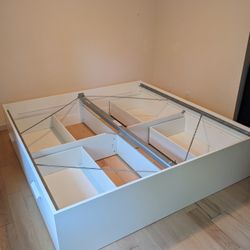 King-size Bedframe with Storage Drawers