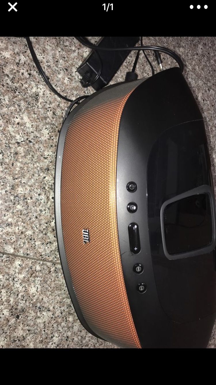 JBL OnBeat Rumble iphone Bluetooth