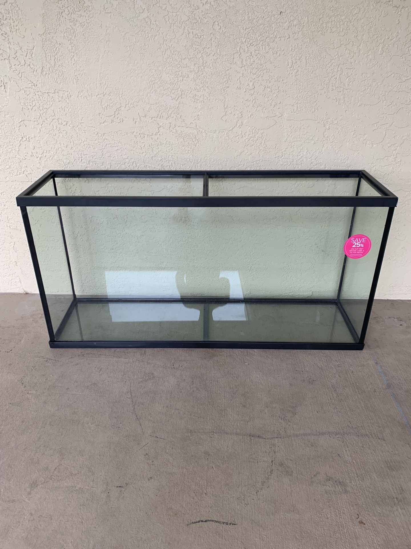 Like New 65 Gallon Fish Tank