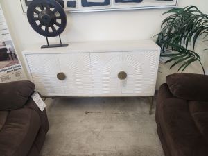 Farmhouse white cabinet w/ 4 drawers