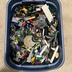 Miscellaneous Lego Pieces Box