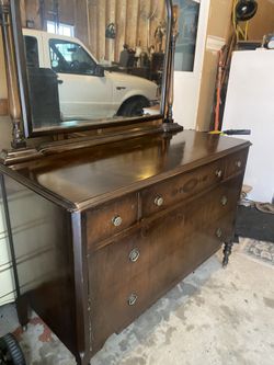 Gorgeous Antique five drawer dresser with mirrir
