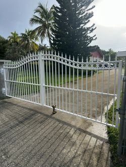 Aluminum Gates And Fence