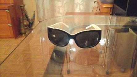 Women' sunglasses.VERSUS.