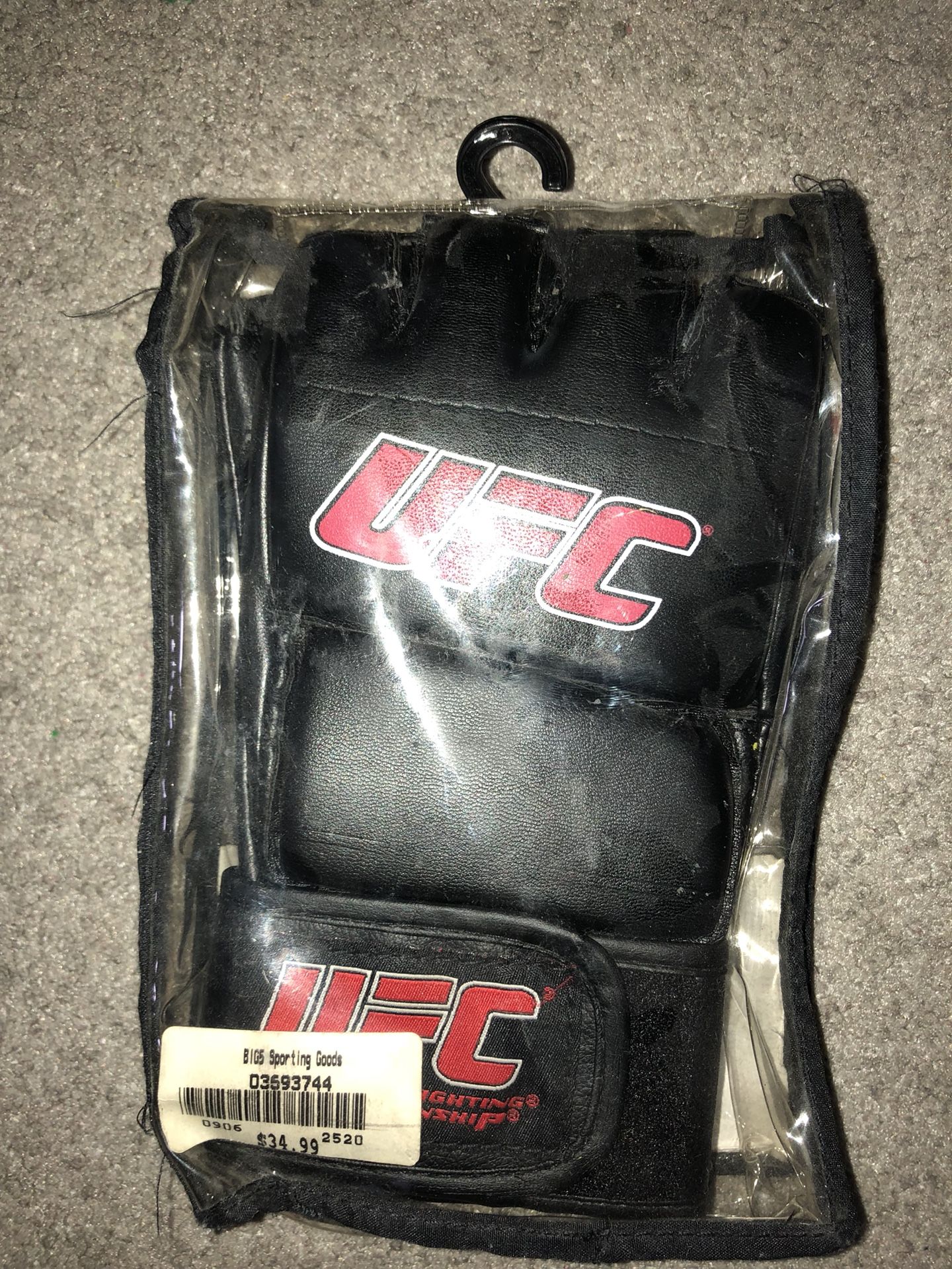 UFC MMA Training Gloves (Pre-Owned)