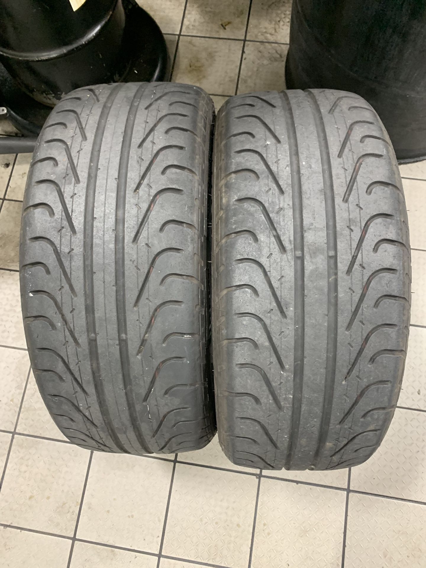 235 35 19 two tires pirelli zero