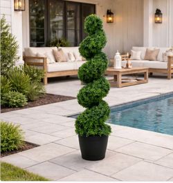 Artificial Boxwood Spiral Topiary in Black Pot