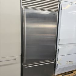 Sub Zero Stainless Steel 36” Built In Refrigerator Bottom Freezer