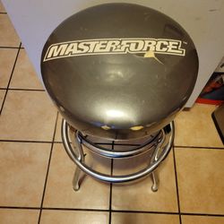 MASTERFORCE SWIVEL SHOP STOOL