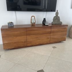 Sideboard buffet and table